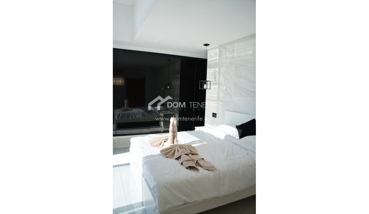 Revente - Villa -
Adeje - San Eugenio Alto