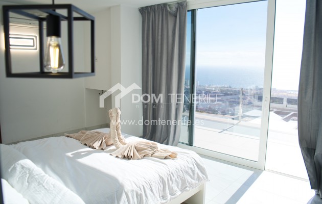 Revente - Villa -
Adeje - San Eugenio Alto