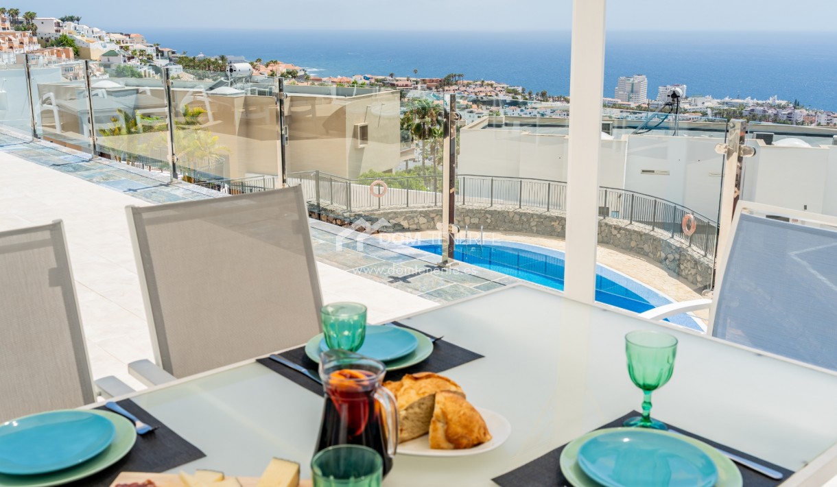 Short term rent - Semi-detached house -
Adeje - San Eugenio Alto
