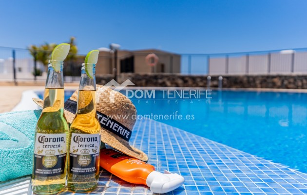 Short term rent - Semi-detached house -
Adeje - San Eugenio Alto