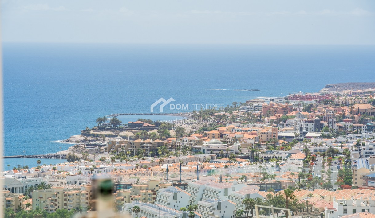 Short term rent - Semi-detached house -
Adeje - San Eugenio Alto
