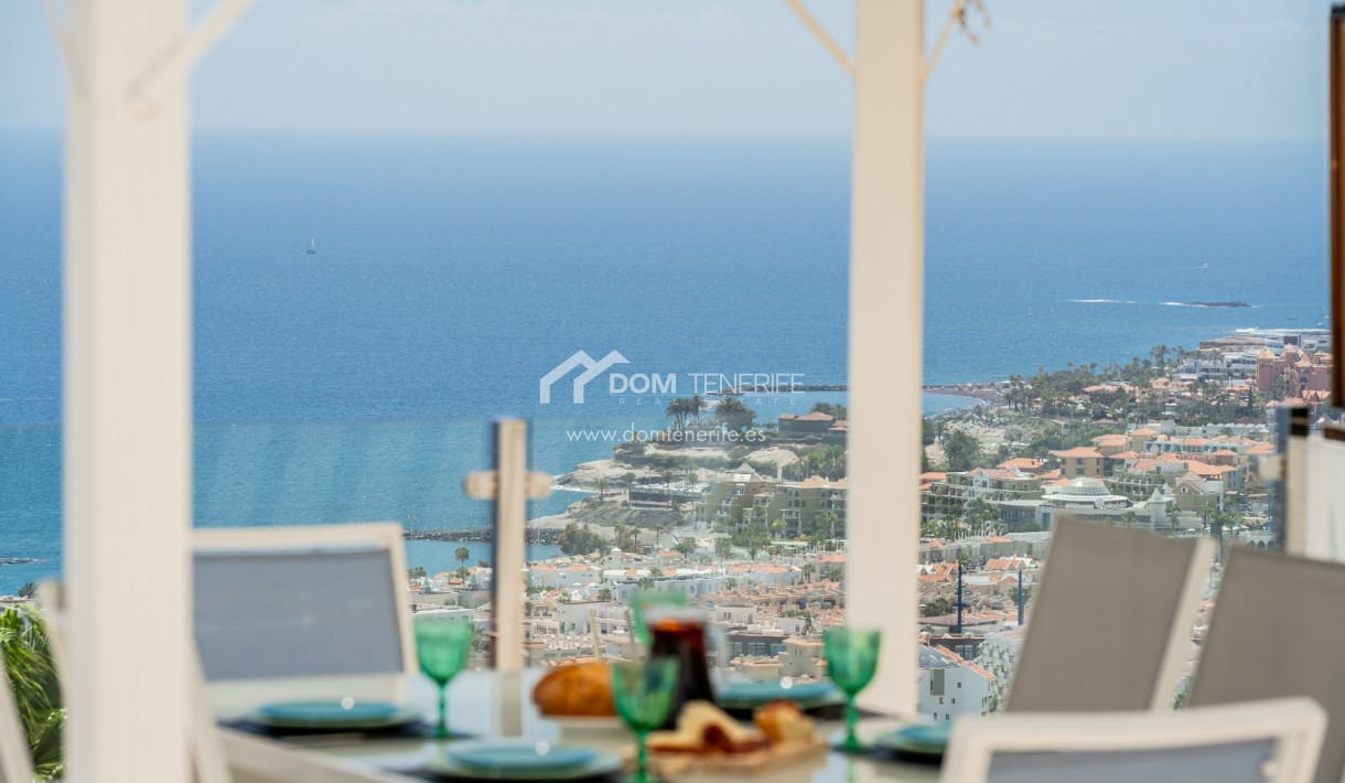 Short term rent - Semi-detached house -
Adeje - San Eugenio Alto