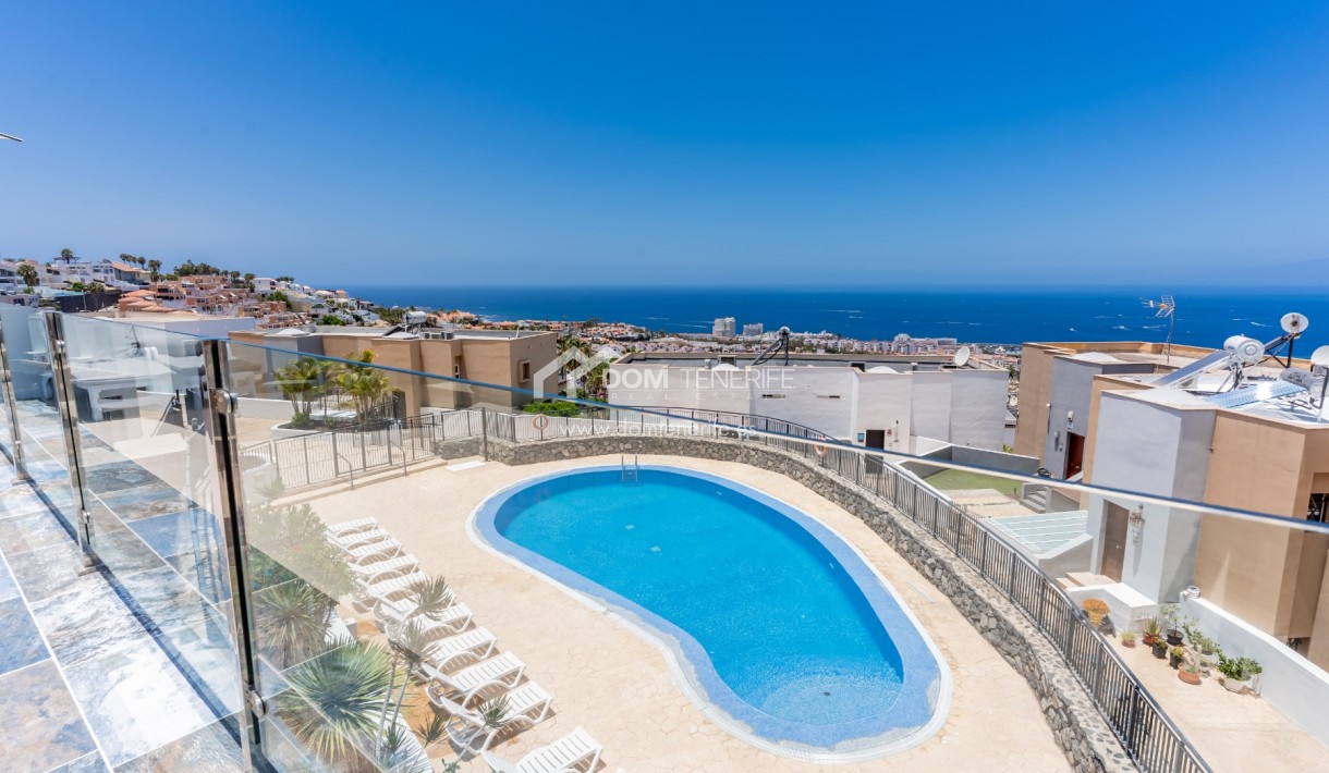 Kurzzeitmiete - Zweifamilienhaus -
Adeje - San Eugenio Alto