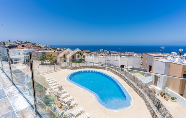 Kurzzeitmiete - Zweifamilienhaus -
Adeje - San Eugenio Alto