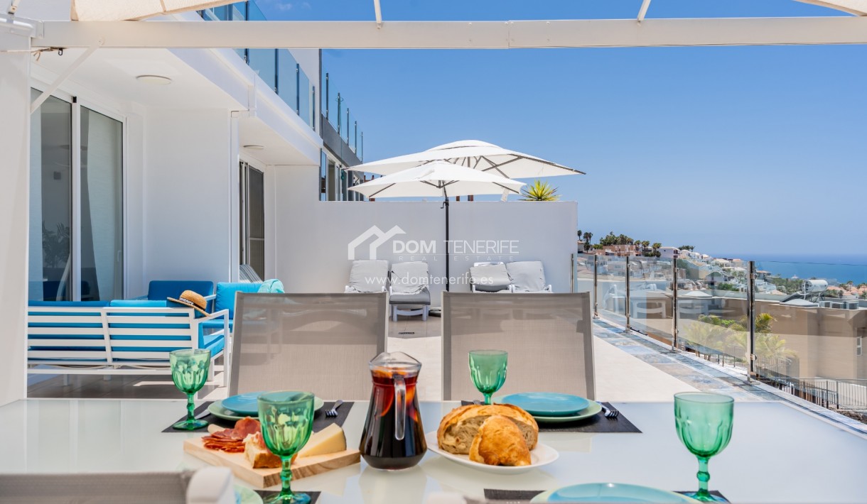 Kurzzeitmiete - Zweifamilienhaus -
Adeje - San Eugenio Alto