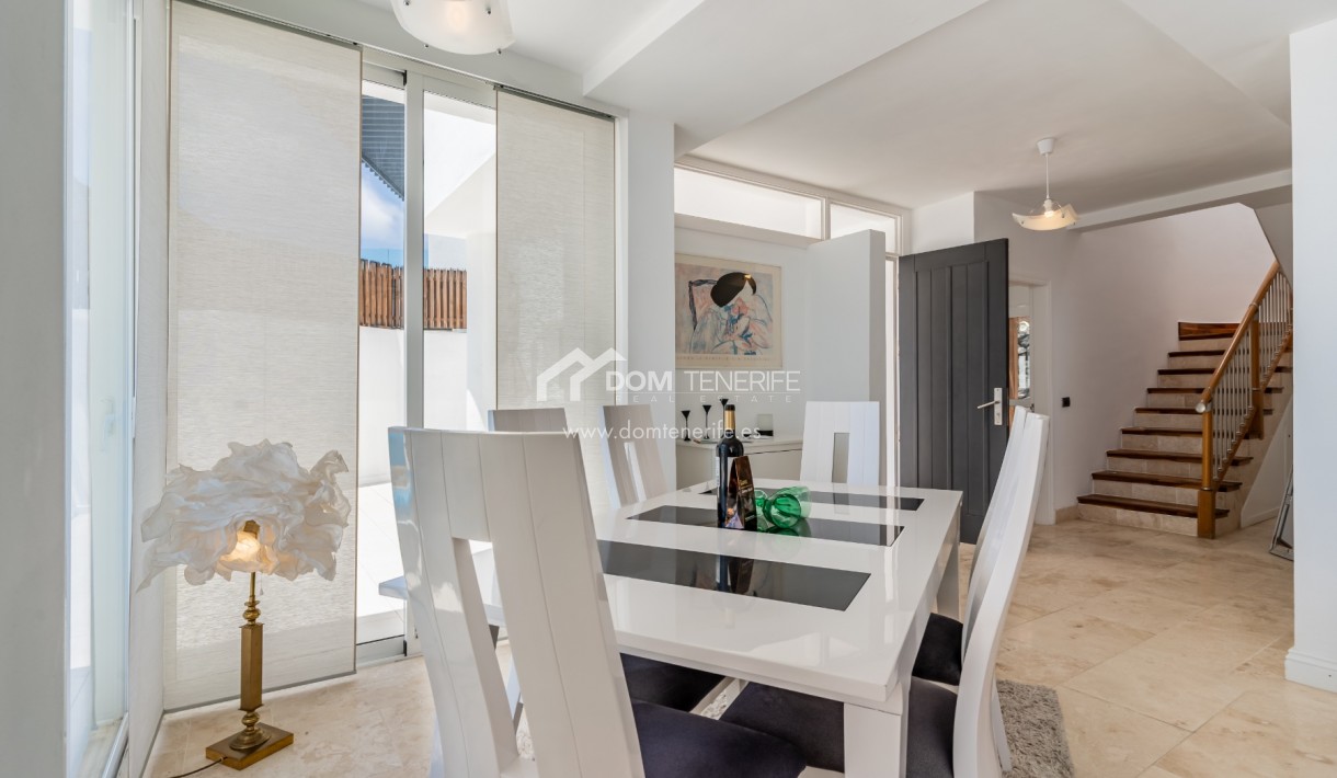 Kurzzeitmiete - Zweifamilienhaus -
Adeje - San Eugenio Alto