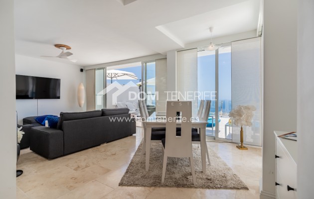 Kurzzeitmiete - Zweifamilienhaus -
Adeje - San Eugenio Alto