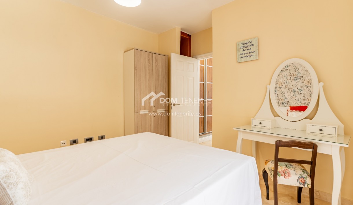 Kurzzeitmiete - Zweifamilienhaus -
Adeje - San Eugenio Alto