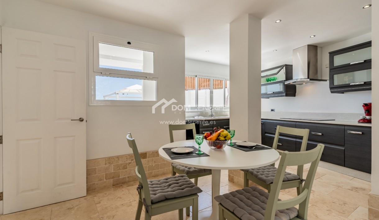 Kurzzeitmiete - Zweifamilienhaus -
Adeje - San Eugenio Alto