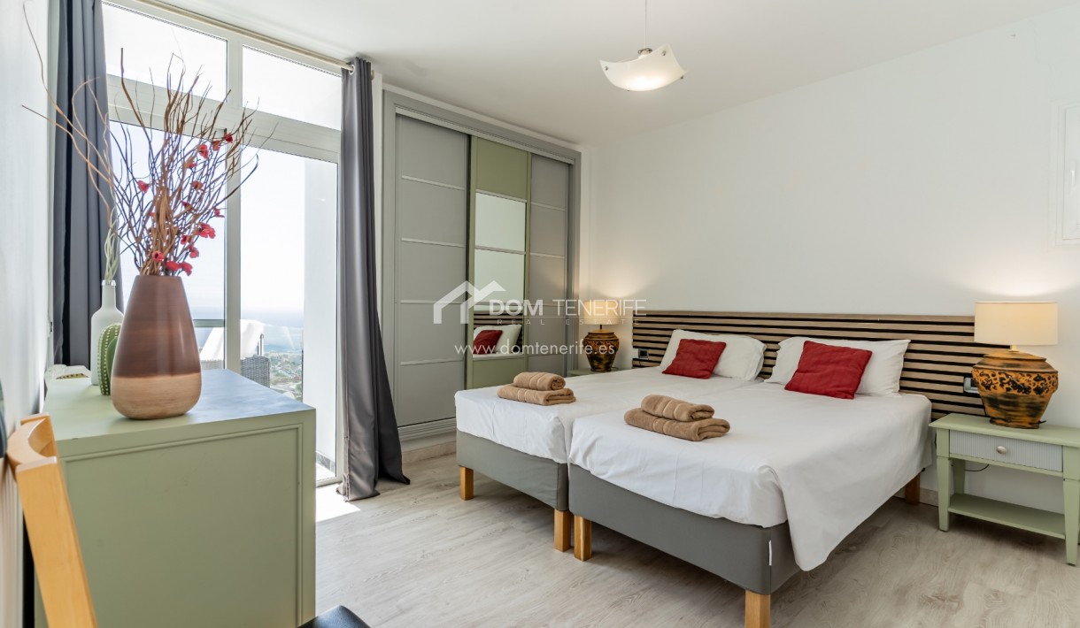 Kurzzeitmiete - Zweifamilienhaus -
Adeje - San Eugenio Alto