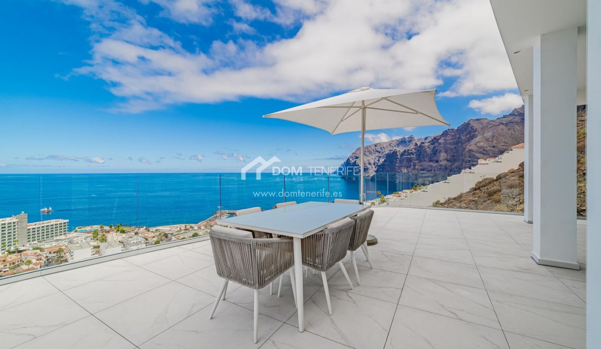 Sale - Penthouse -
Santiago del Teide - Los Gigantes