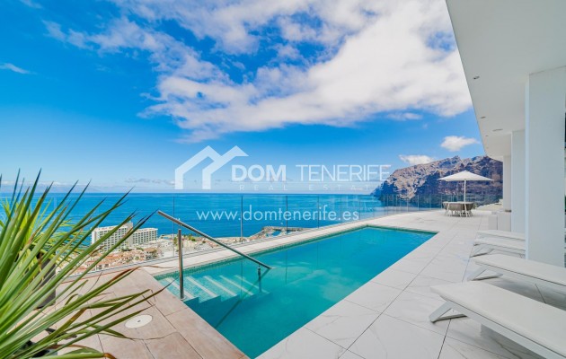 Sale - Penthouse -
Santiago del Teide - Los Gigantes