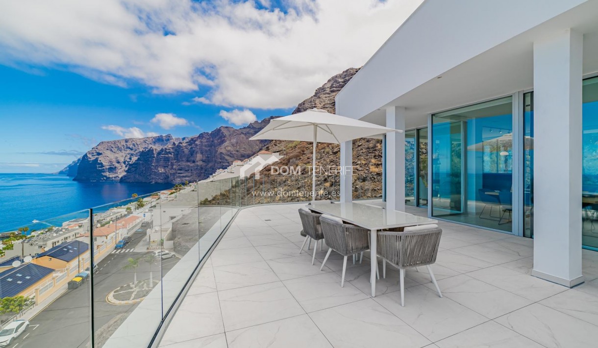 Sale - Penthouse -
Santiago del Teide - Los Gigantes
