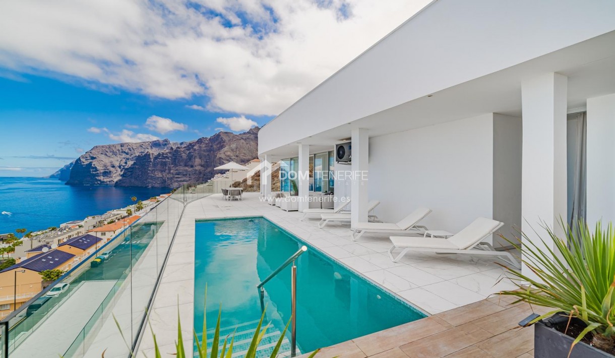 Sale - Penthouse -
Santiago del Teide - Los Gigantes