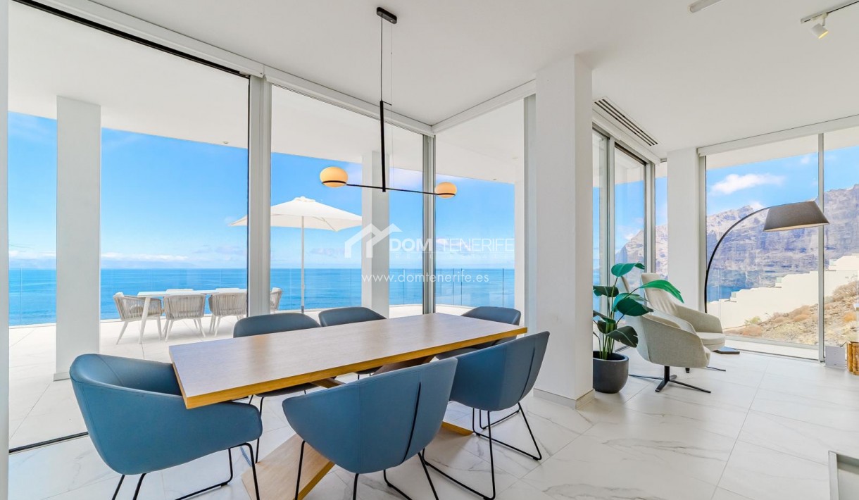 Sale - Penthouse -
Santiago del Teide - Los Gigantes