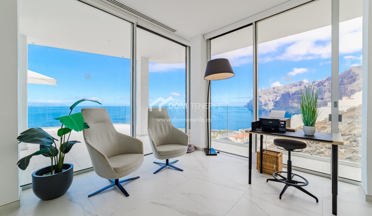Sale - Penthouse -
Santiago del Teide - Los Gigantes