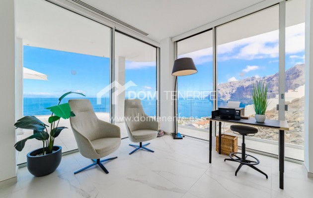 Sale - Penthouse -
Santiago del Teide - Los Gigantes