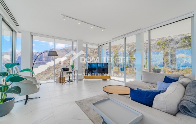 Sale - Penthouse -
Santiago del Teide - Los Gigantes