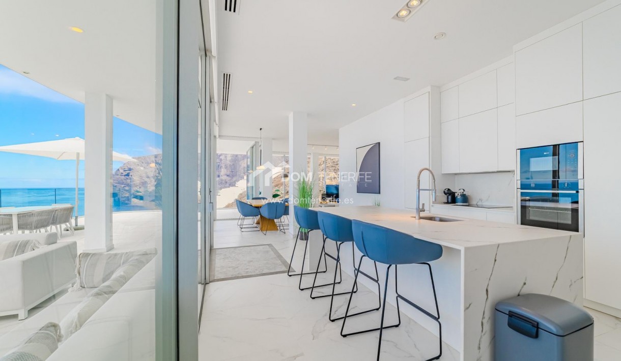 Sale - Penthouse -
Santiago del Teide - Los Gigantes