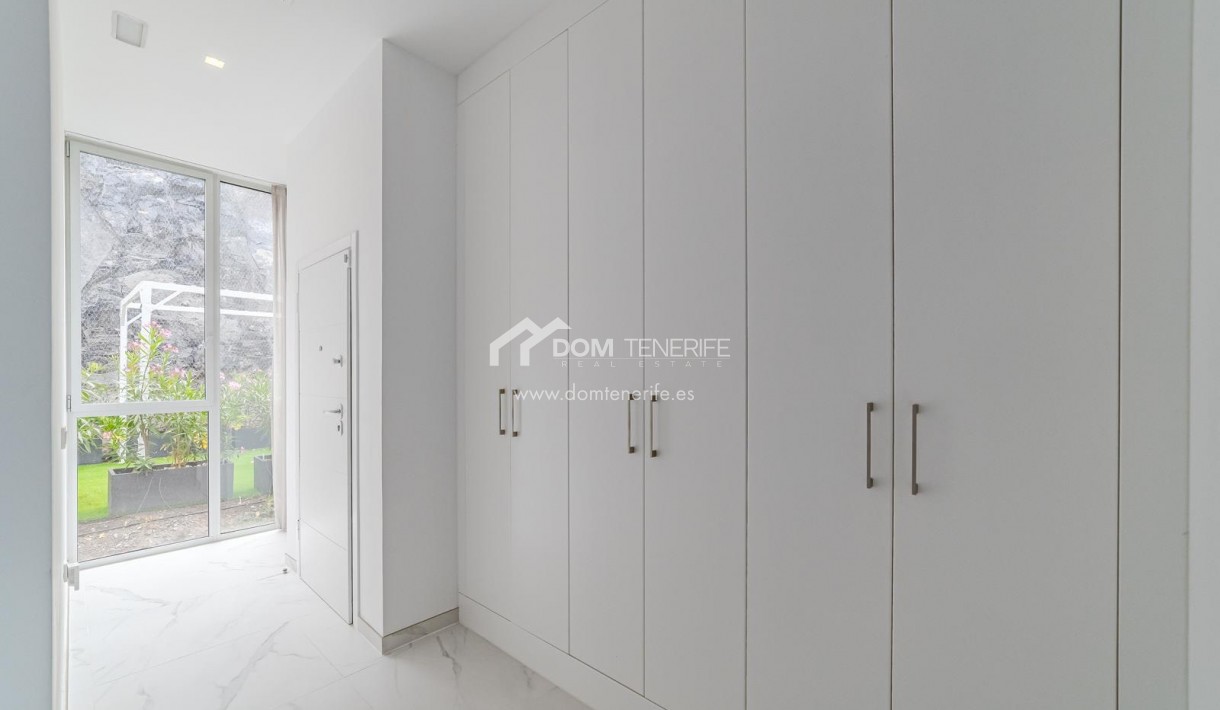 Sale - Penthouse -
Santiago del Teide - Los Gigantes