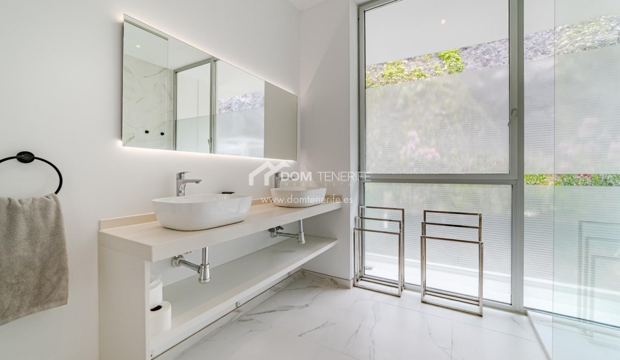Sale - Penthouse -
Santiago del Teide - Los Gigantes