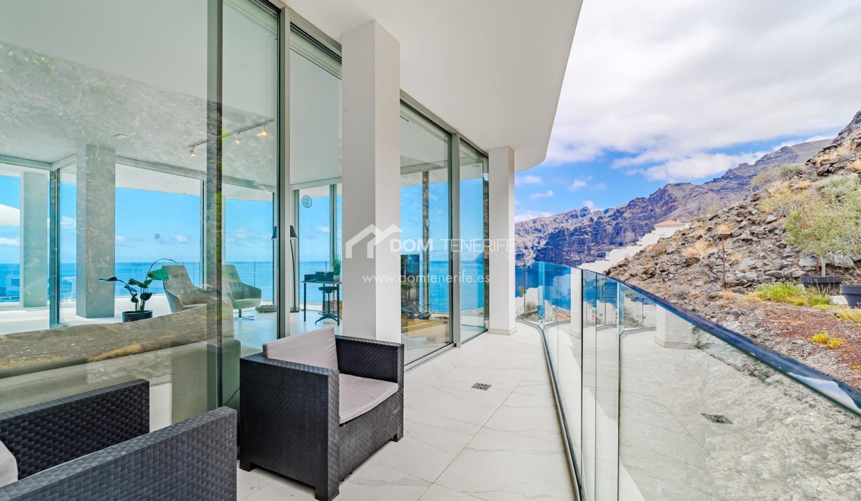 Sale - Penthouse -
Santiago del Teide - Los Gigantes