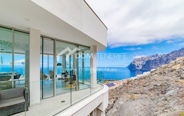 Sale - Penthouse -
Santiago del Teide - Los Gigantes