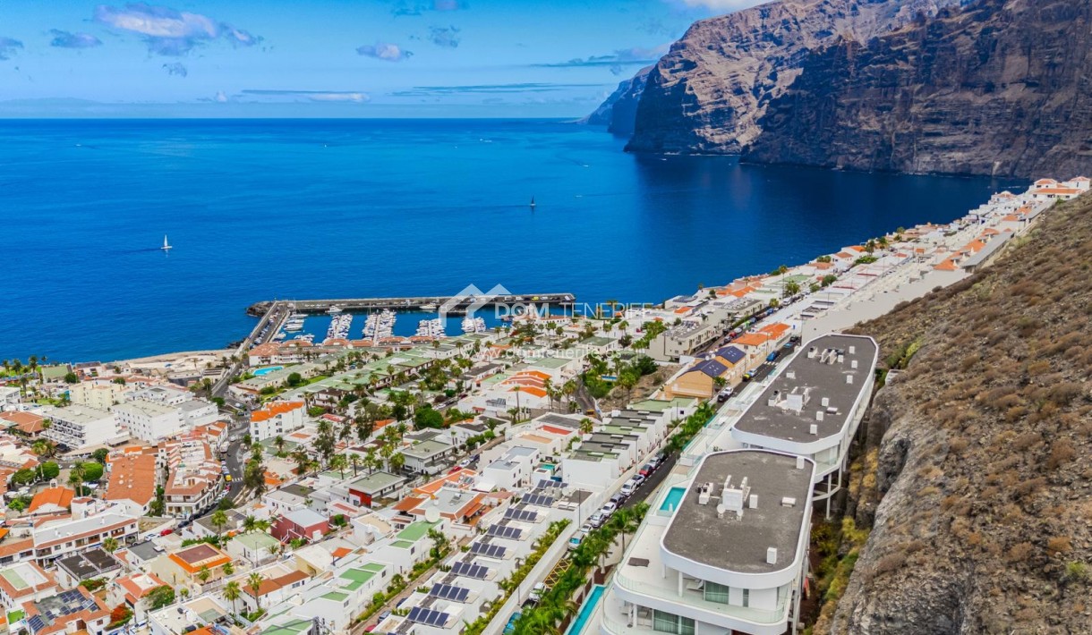 Sale - Penthouse -
Santiago del Teide - Los Gigantes