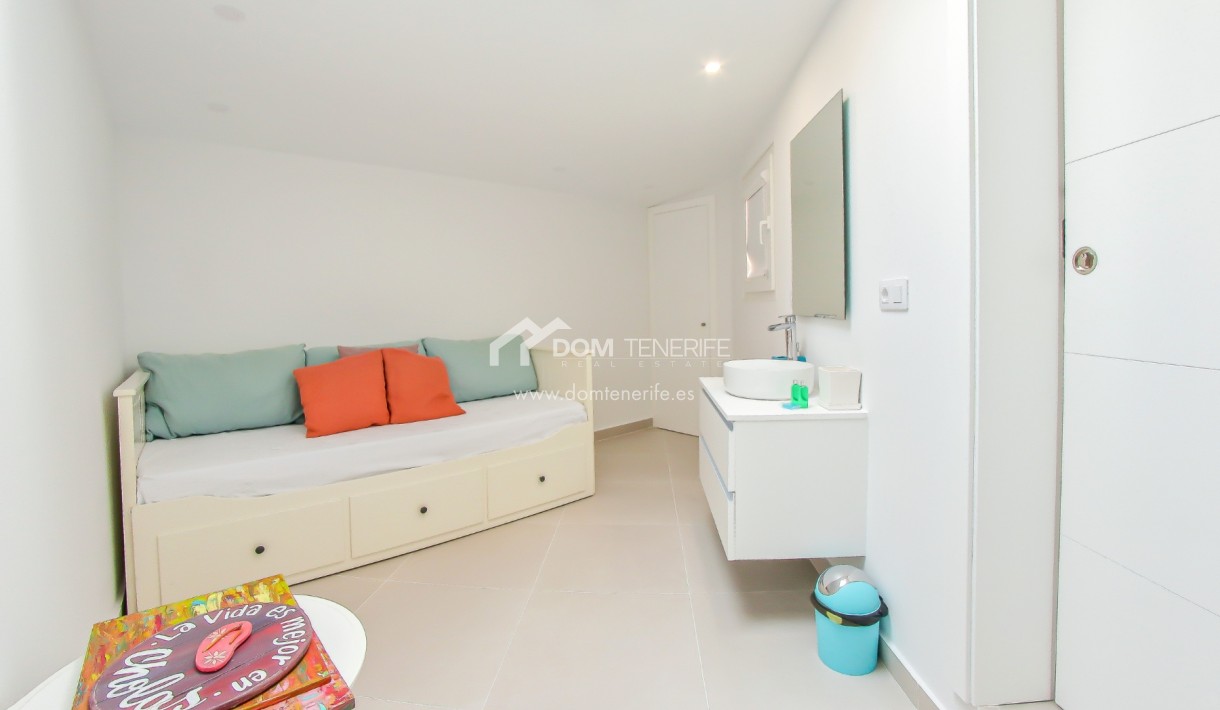 Venta - Apartamento -
Adeje - El Duque