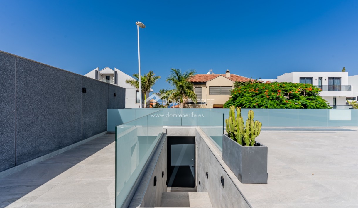 Revente - Villa -
Adeje