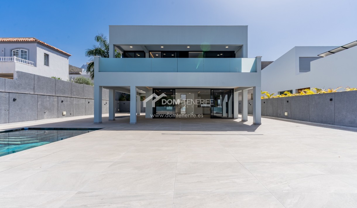 Revente - Villa -
Adeje