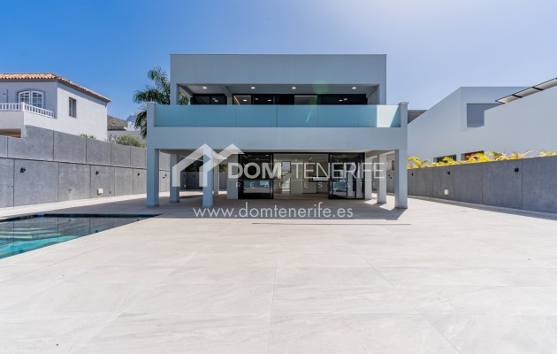 Revente - Villa -
Adeje