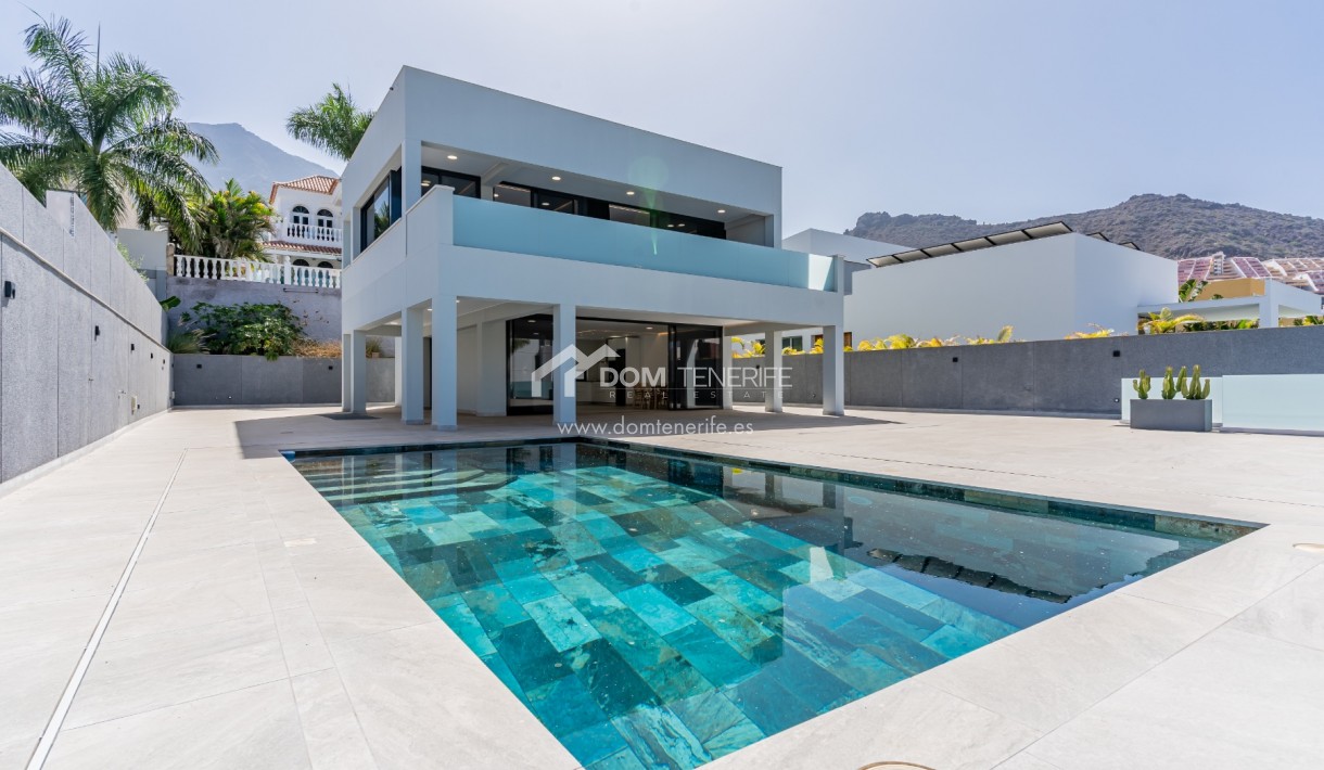 Revente - Villa -
Adeje