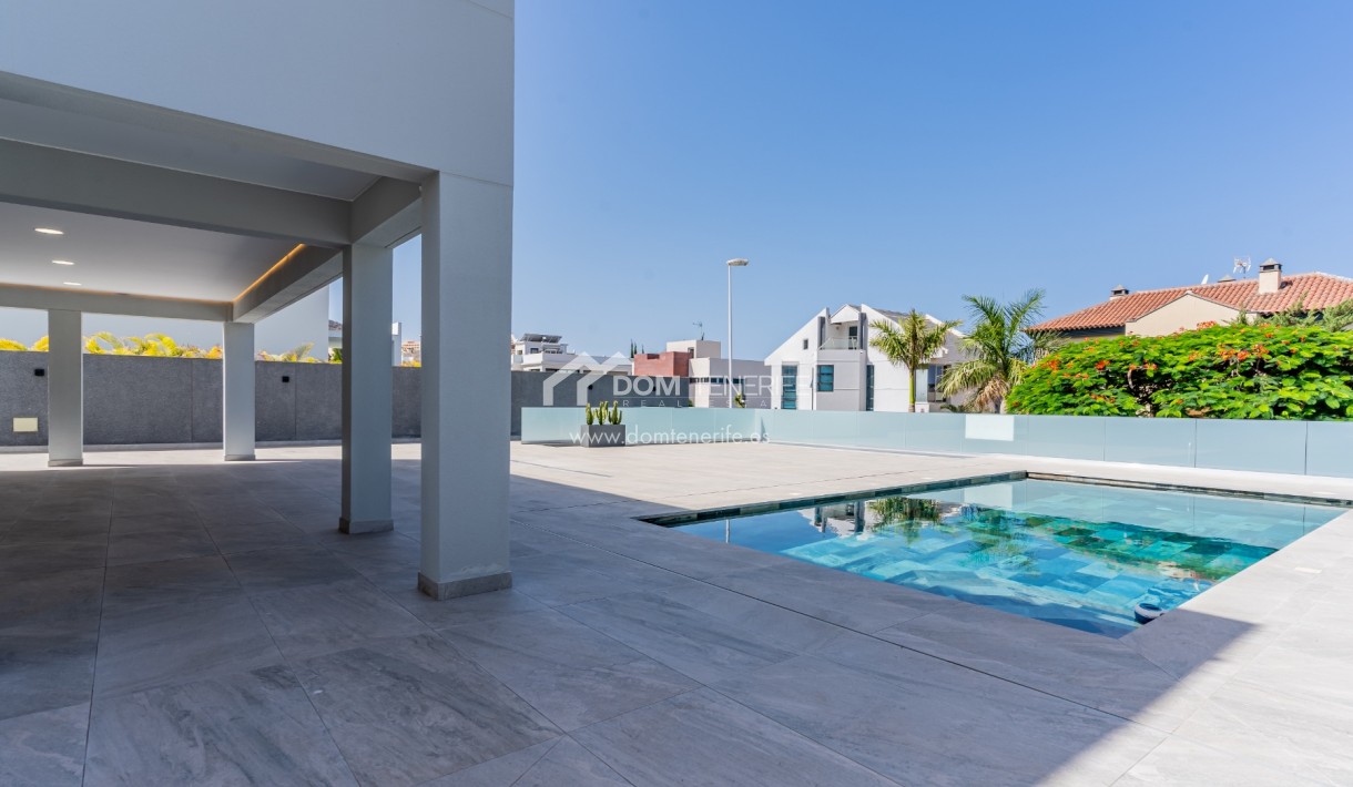 Revente - Villa -
Adeje