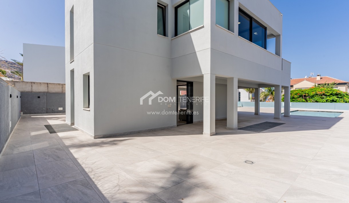 Revente - Villa -
Adeje