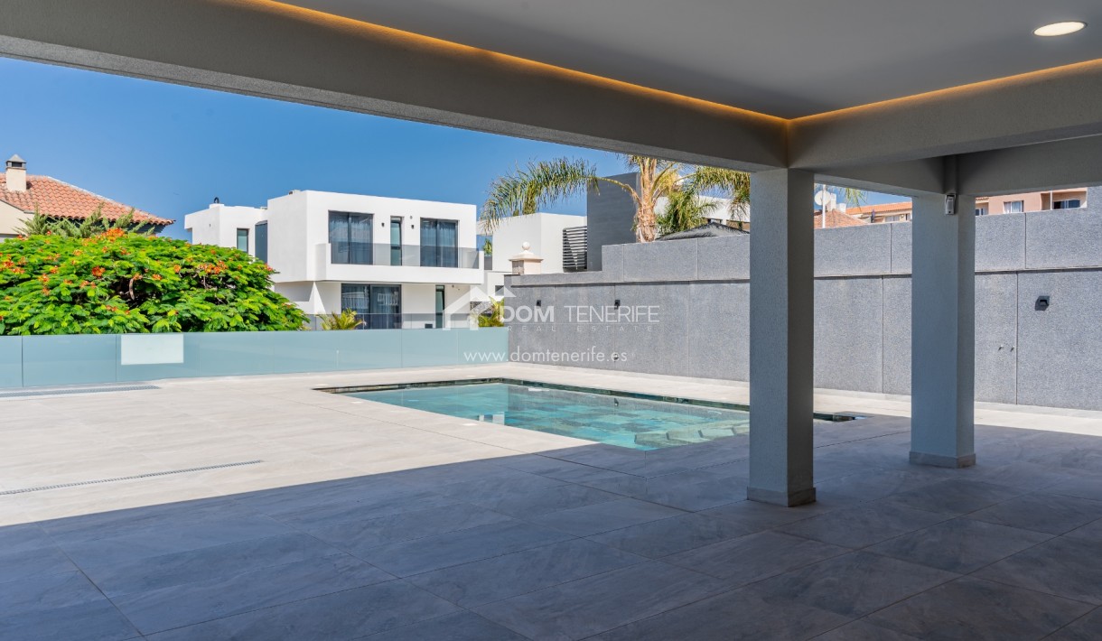 Revente - Villa -
Adeje