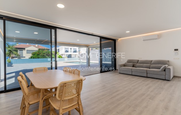 Revente - Villa -
Adeje