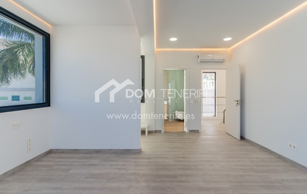 Revente - Villa -
Adeje