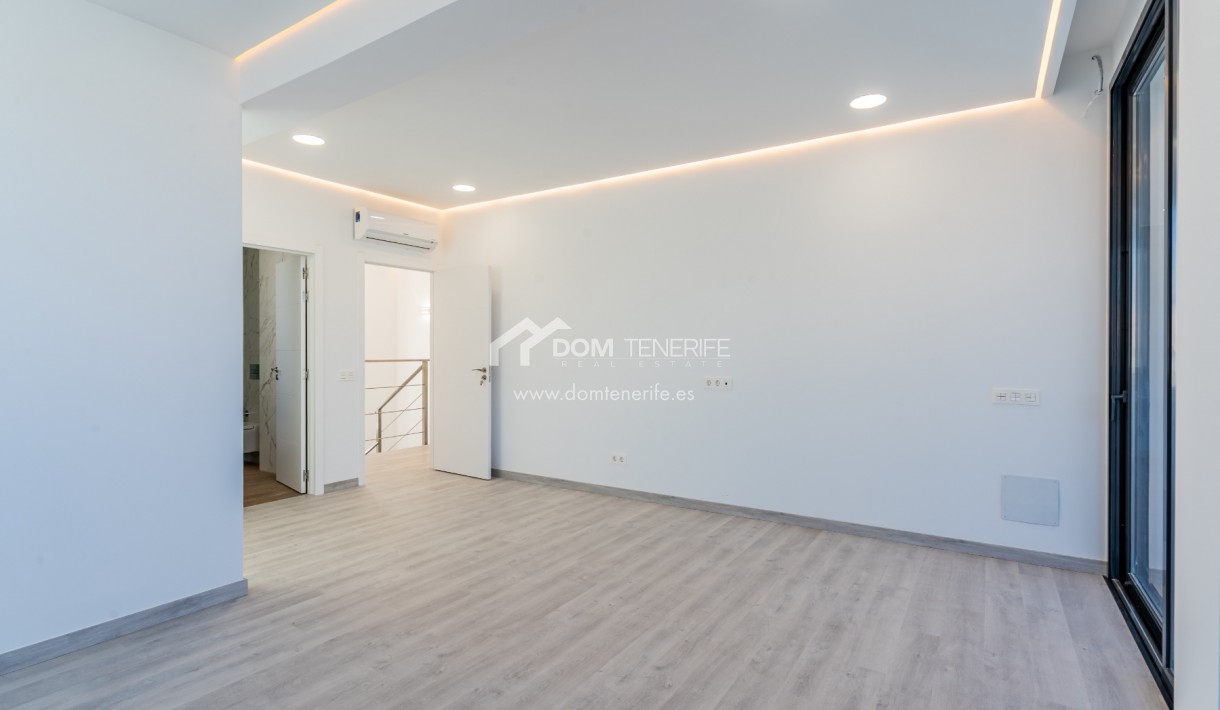Revente - Villa -
Adeje