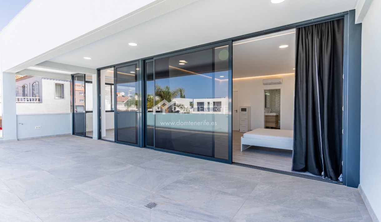 Revente - Villa -
Adeje