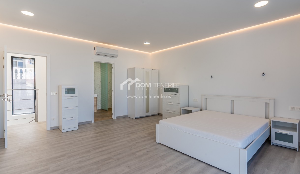 Revente - Villa -
Adeje