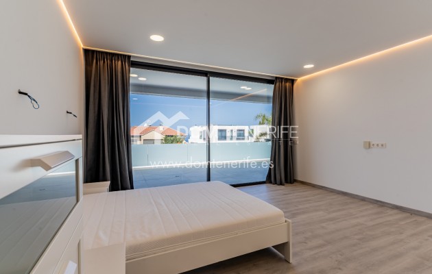 Revente - Villa -
Adeje