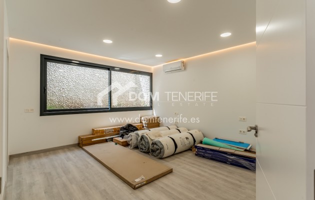 Revente - Villa -
Adeje