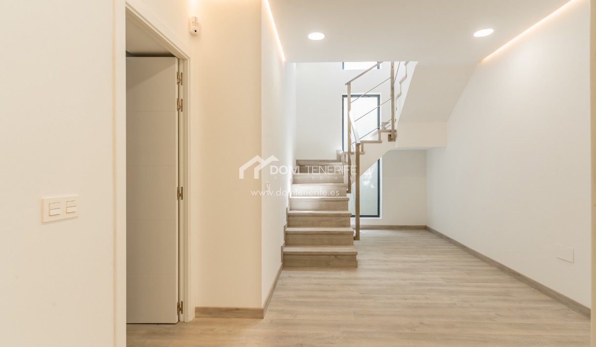 Revente - Villa -
Adeje