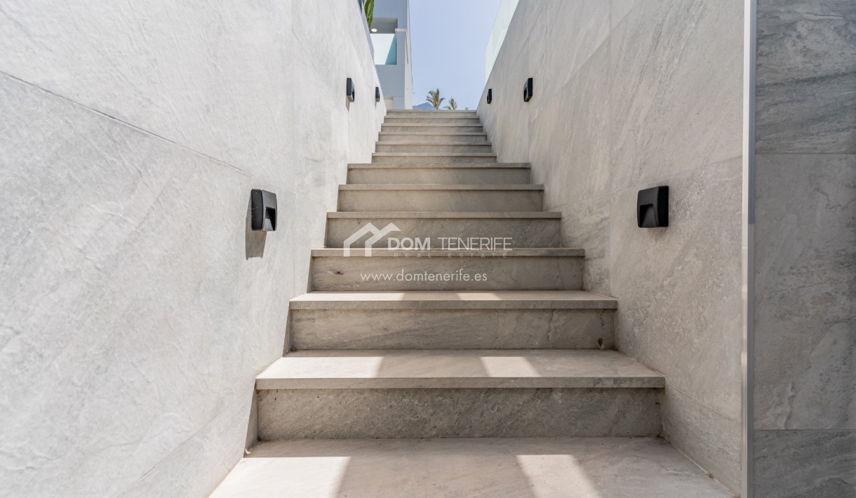 Revente - Villa -
Adeje