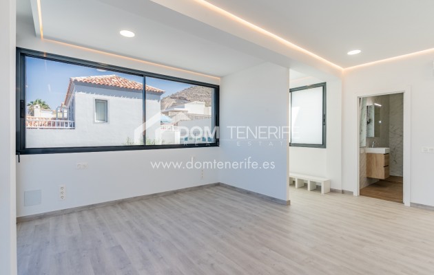 Revente - Villa -
Adeje