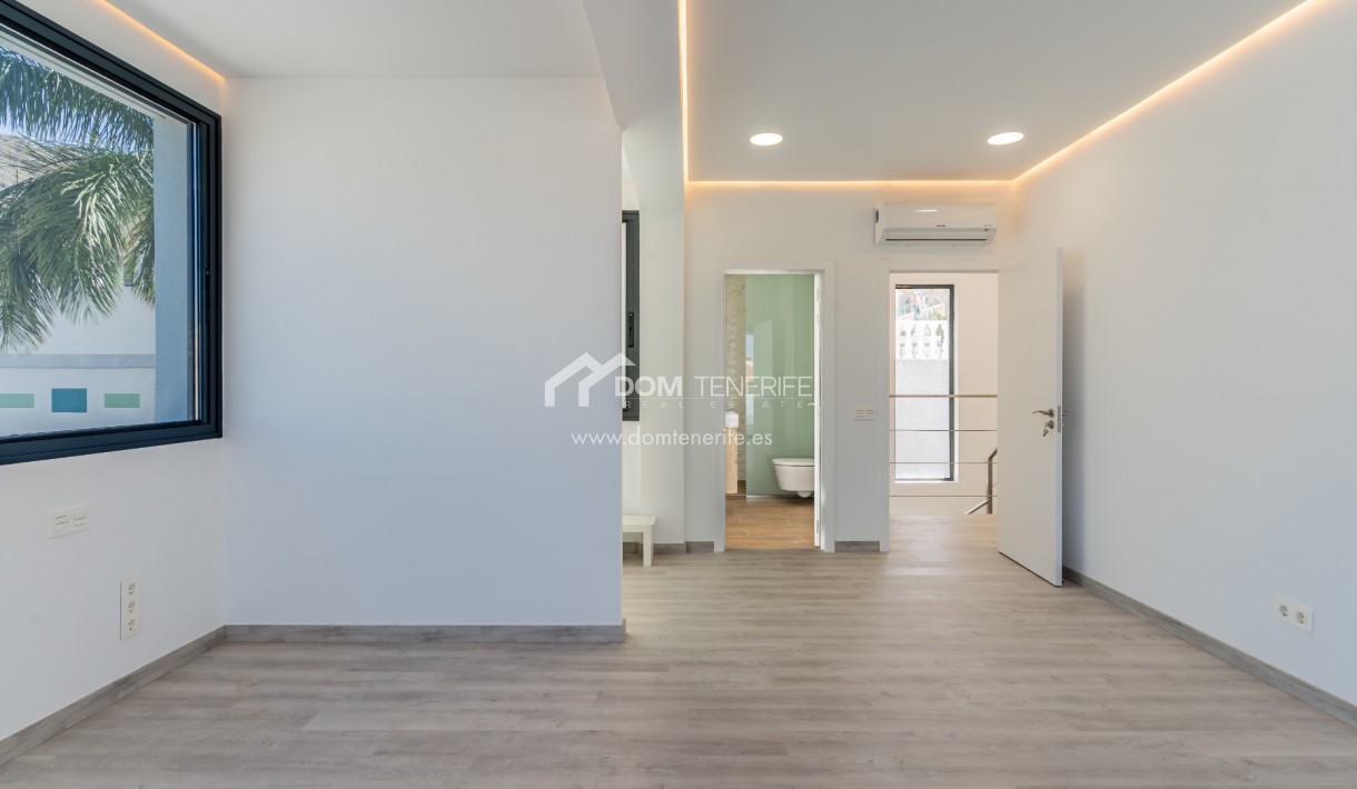 Revente - Villa -
Adeje