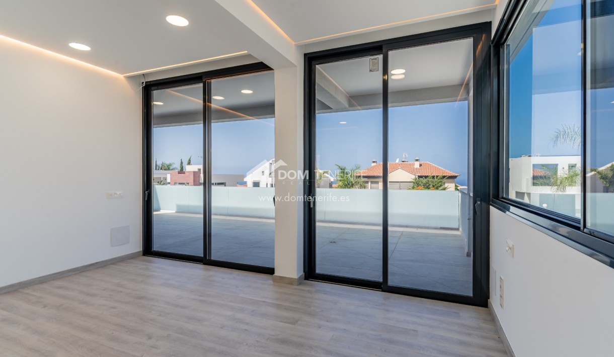 Revente - Villa -
Adeje