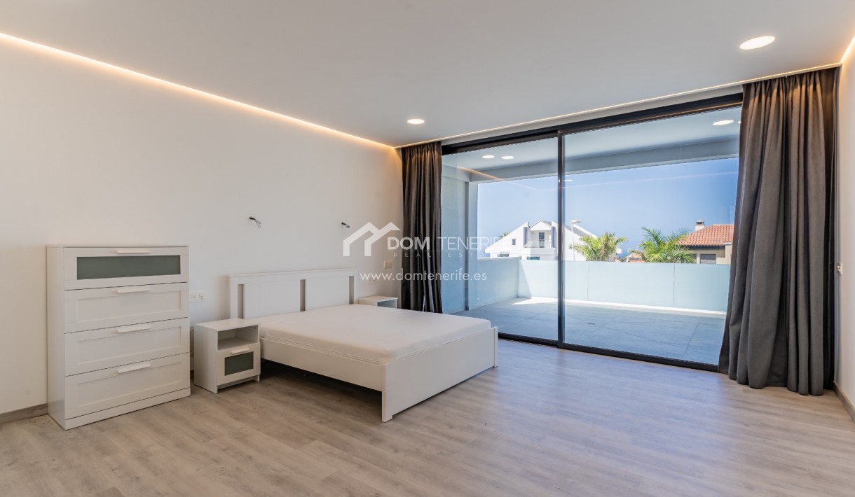 Revente - Villa -
Adeje