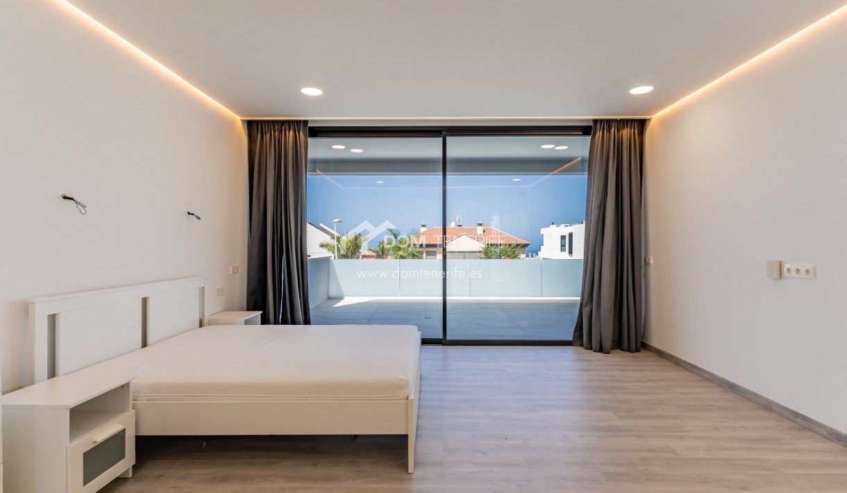 Revente - Villa -
Adeje